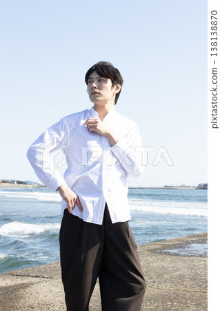 海灘上的男性肖像 海灘上的男性肖像 138138870