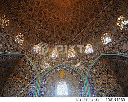 The King's Mosque 138141283