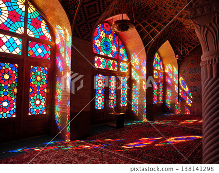 A miraculous mosque overflowing with light A miraculous mosque overflowing with light 138141298