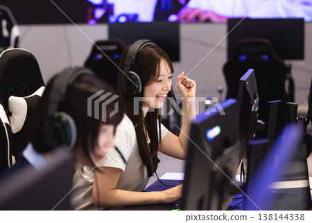 女性喜愛電子競技和網路遊戲 138144338
