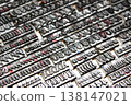 金屬印章，印有密集金屬活字的印刷版。 138147021