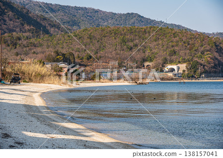 滋賀縣大津市北小松琵琶湖岸線風景 138157041