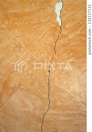 Crack on stone wall 138157132