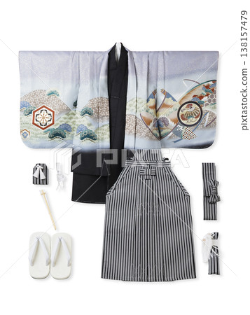 一套正式的和服和袴。 138157479