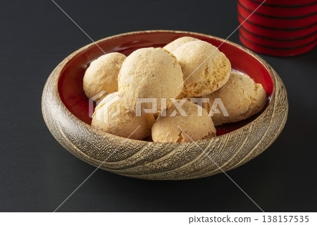 Macaron sweets 138157535