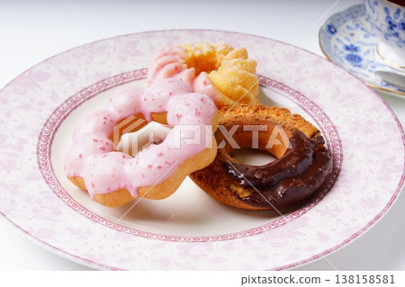 Delicious donuts Delicious donuts 138158581