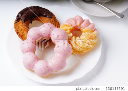 美味的甜甜圈 138158591