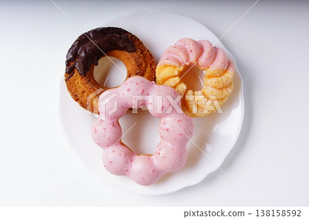 Delicious donuts 138158592