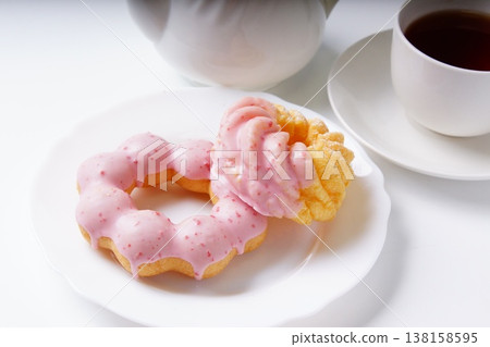 Delicious donuts Delicious donuts 138158595
