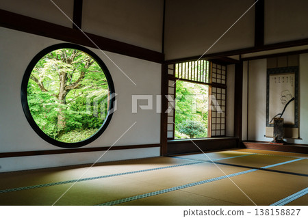 Spring enlightenment windows and stray windows of Kyoto Genkoan Spring enlightenment windows and stray windows of Kyoto Genkoan 138158827