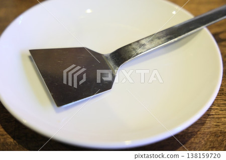 盤子和大阪燒鏟 盤子和大阪燒鏟 138159720