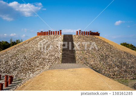 大分市龜塚古堺(古代墓葬)一景。 大分市龜塚古堺(古代墓葬)一景。 138161285