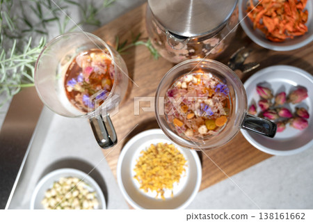 Living with herbs 138161662