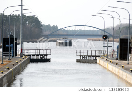 Ship traffic on the Mittellandkanal 138165623