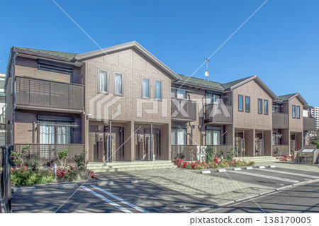 Maisonette and refreshing blue sky 138170005