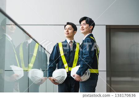 一個人在建築管理中的肖像 一個人在建築管理中的肖像 138170636