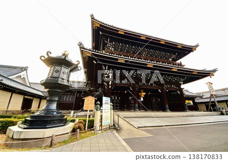 Higashi Honganji Temple, Goei-do Gate (Important Cultural Property), Kyoto Prefecture, Tokoha-cho, Shimogyo Ward, Kyoto City, February 2022 Higashi Honganji Temple, Goei-do Gate (Important Cultural Property), Kyoto Prefecture, Tokoha-cho, Shimogyo Ward, Kyoto City, February 2022 138170833