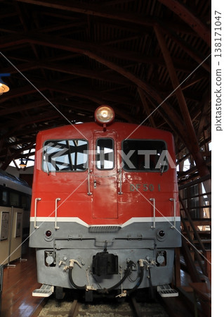 The JNR DF50 diesel locomotive was the first diesel locomotive used on main lines in Japan and operated throughout the country. The JNR DF50 diesel locomotive was the first diesel locomotive used on main lines in Japan and operated throughout the country. 138171047