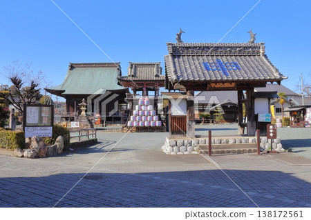 廟中供奉清酒的場景（靜岡縣濱松市幸心寺） 138172561
