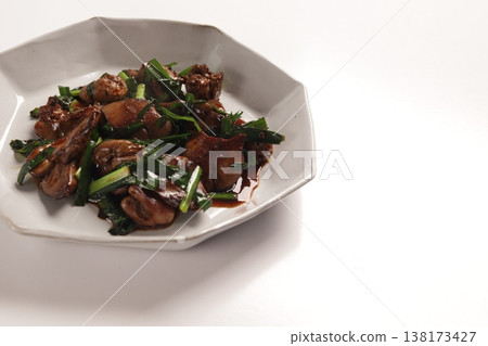Stir-fried chives and liver (Liver and chives stir-fry) Chinese cuisine Plating 138173427