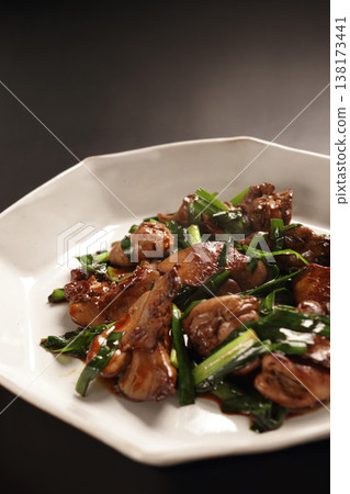 韭菜炒肝(肝韭菜炒)中式菜餚擺盤 韭菜炒肝(肝韭菜炒)中式菜餚擺盤 138173441