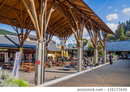 A view of the roadside station "Donguri no Sato Inabu" in Toyota City (Aichi Prefecture) A view of the roadside station "Donguri no Sato Inabu" in Toyota City (Aichi Prefecture) 138173698