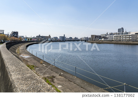Scenery of the Tsurumi River flowing through Kanagawa Prefecture 138177002