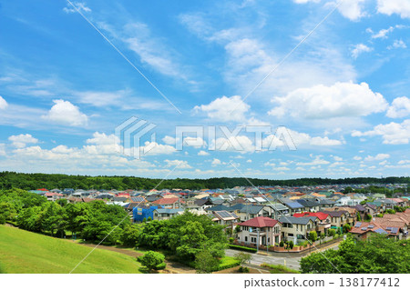 Refreshing blue sky and cityscape Refreshing blue sky and cityscape 138177412