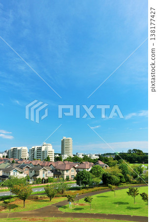 A refreshing blue sky and a park in the city 138177427