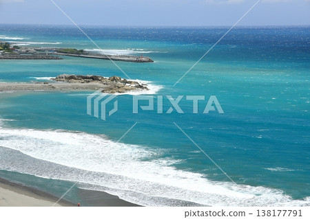 金樽遊憩區 陸連島 太平洋 台東 東河 台灣 金樽遊憩區 陸連島 太平洋 台東 東河 台灣 138177791
