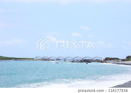 Eight-Arch Bridge, Sanxiantai, Pacific Ocean, Taiwan, Taitung Eight-Arch Bridge, Sanxiantai, Pacific Ocean, Taiwan, Taitung 138177836