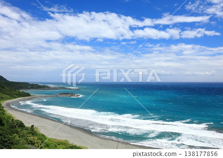 金樽遊憩區 陸連島 太平洋 台東 東河 台灣 金樽遊憩區 陸連島 太平洋 台東 東河 台灣 138177856