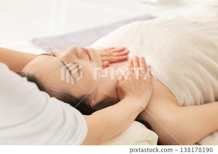 woman getting a massage 138178190