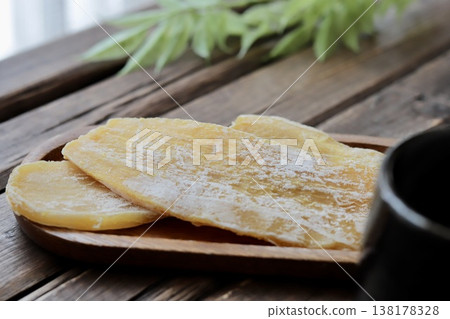茨城縣產的地瓜乾和熱綠茶 138178328