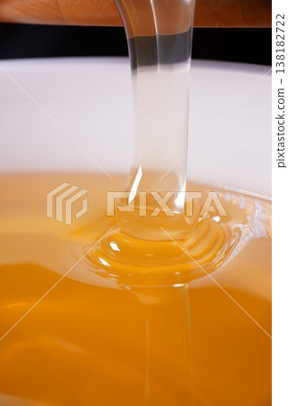 新鮮採摘的蜂蜜 138182722