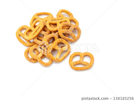 胡椒辣椒鹽脆餅 [白色背景，摳圖] 138183256