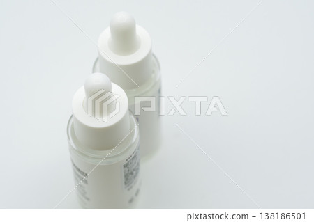 Dropper bottle on a white background Dropper bottle on a white background 138186501