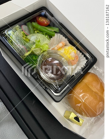 Airplane in-flight meal: Salad and light snack set 138187162