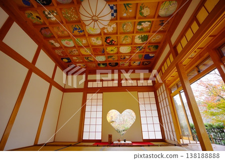 京都正壽院 - 設有心形窗和天花板畫的客殿 京都正壽院 - 設有心形窗和天花板畫的客殿 138188888