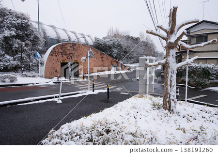 磚砌隧道:基塔亞納的冬日景象 磚砌隧道:基塔亞納的冬日景象 138191260