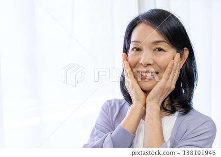 Senior women's beauty image 138191946