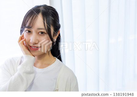 年輕女性的美麗形象 年輕女性的美麗形象 138191948