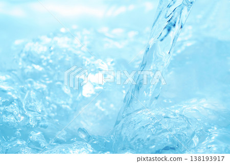 水、水面、飛濺、漣漪、水柱、紋理、背景材料 138193917