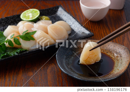 扇貝生魚片 扇貝生魚片 138196176