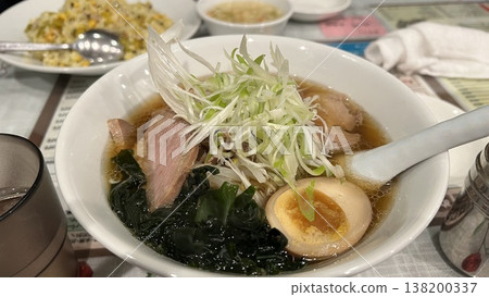 soy source ramen  138200337