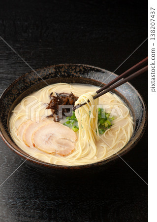 Tonkotsu ramen Tonkotsu ramen 138207437