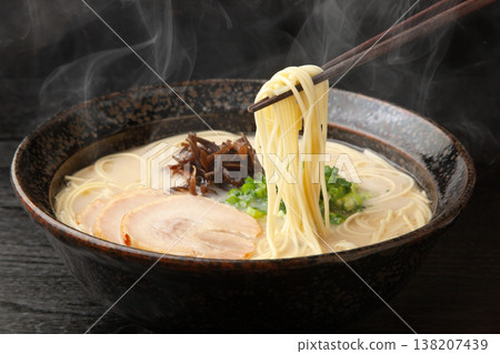 Tonkotsu ramen Tonkotsu ramen 138207439