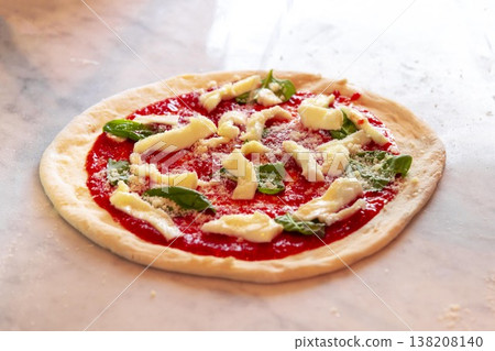 Delicious tomato pizza 138208140