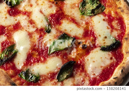 Delicious tomato pizza 138208141