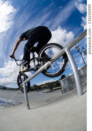 Double peg grind 138208999